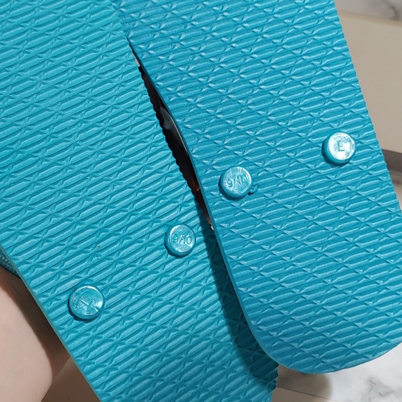 Striped Flip Flops - Picture 3 of 3